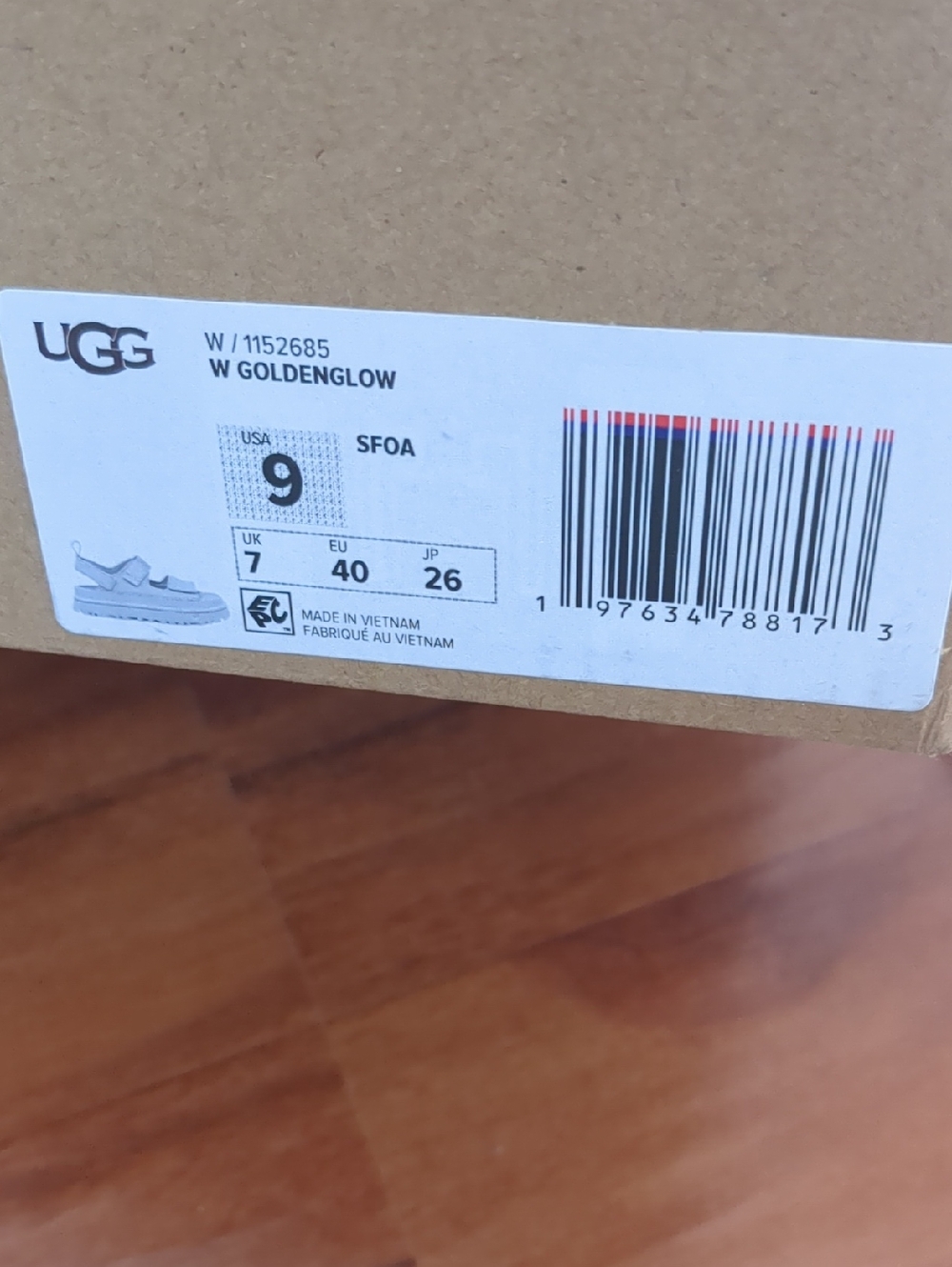 New Ugg Goldenglow Sandals 9 - Picture 10 of 11